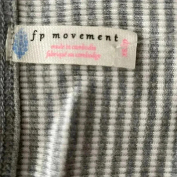 🆕Free People Gray Stripes Perfect Day Tank XS 🆕 - Picture 11 of 11